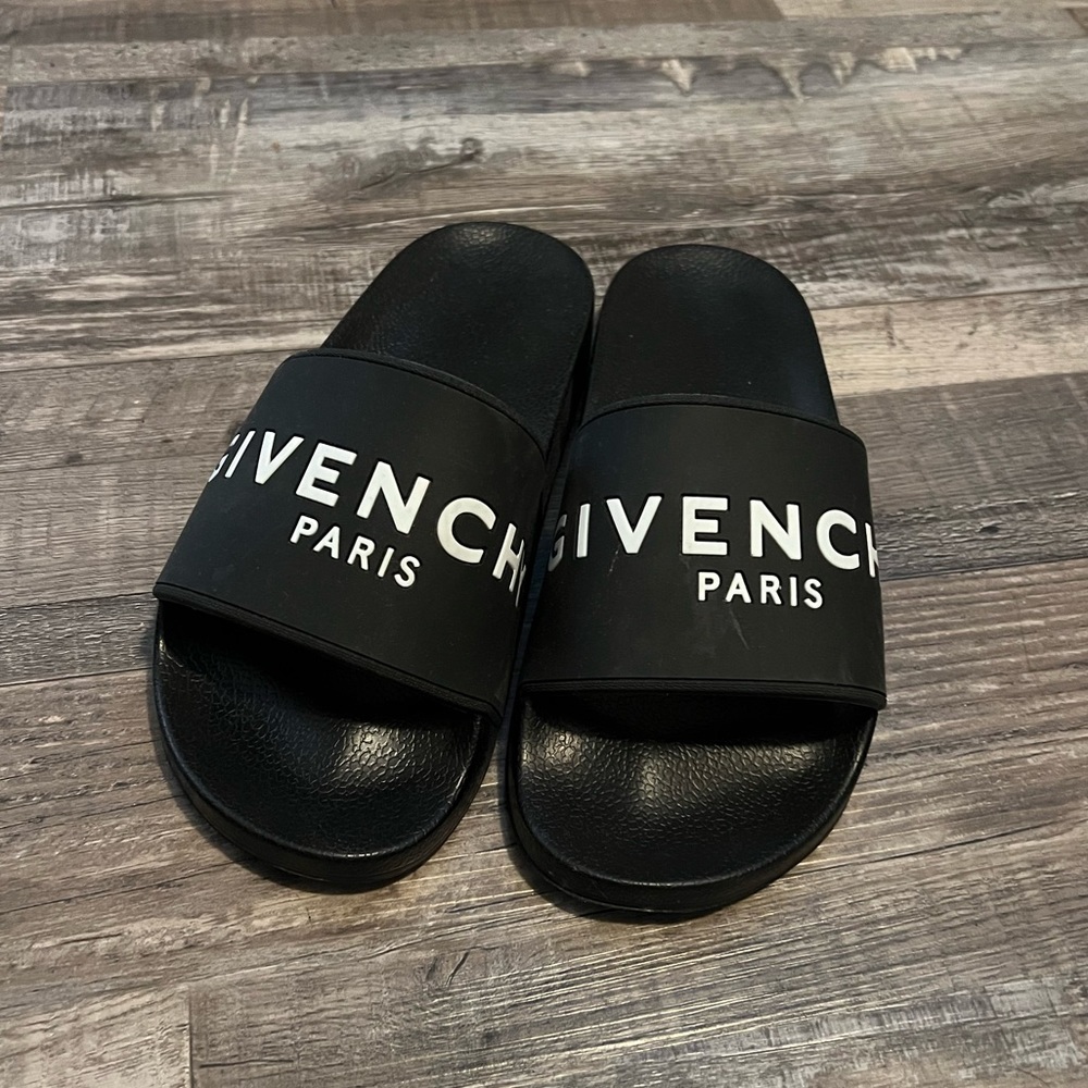 GlVENCHY SLIDES